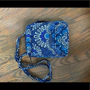 vera bradley crossbody bag.